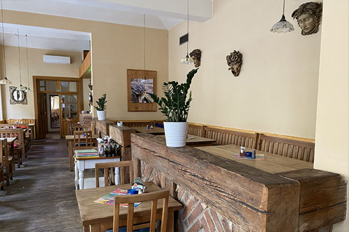 Meduzzy restaurant interior